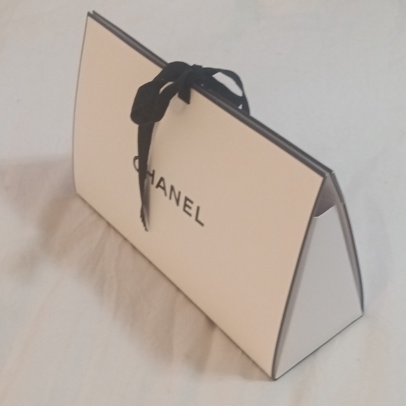Chanel Foldable Box Brand New! - Picture 2 of 3